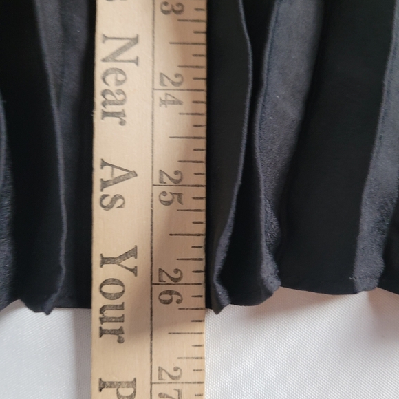 NWT Banana Republic Black Pleated Skirt Women's Size 4 Petite - Picture 8 of 8